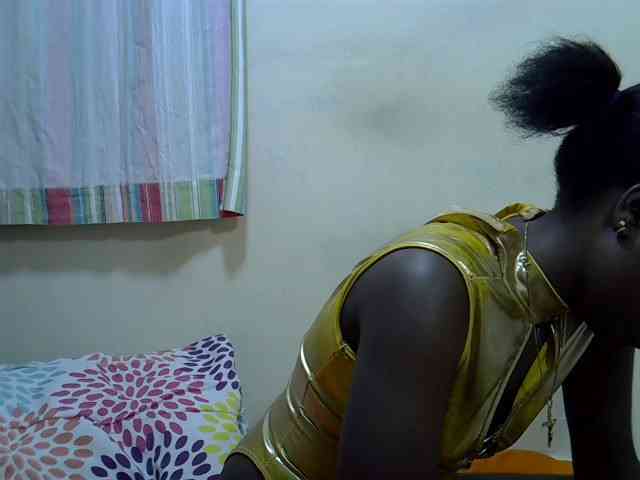 Prettylovie webcam