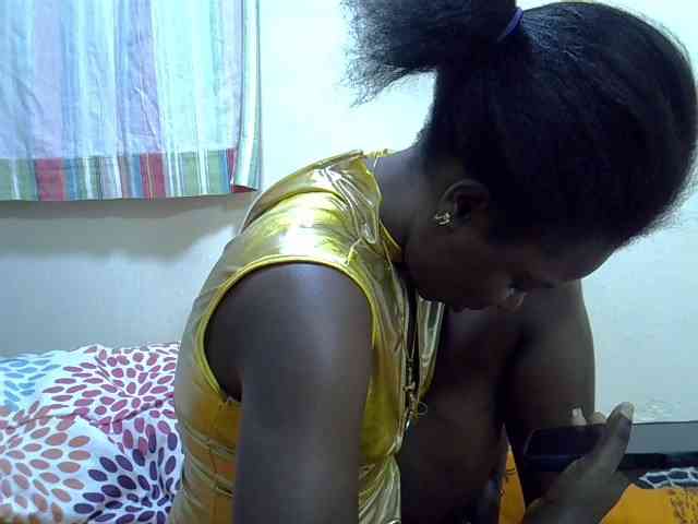 Prettylovie webcam