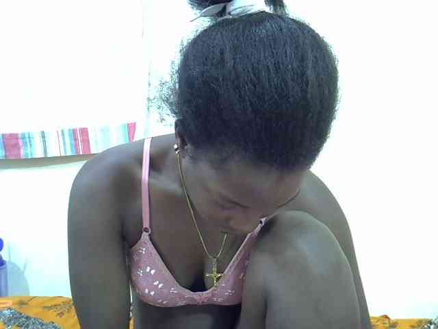 Prettylovie webcam