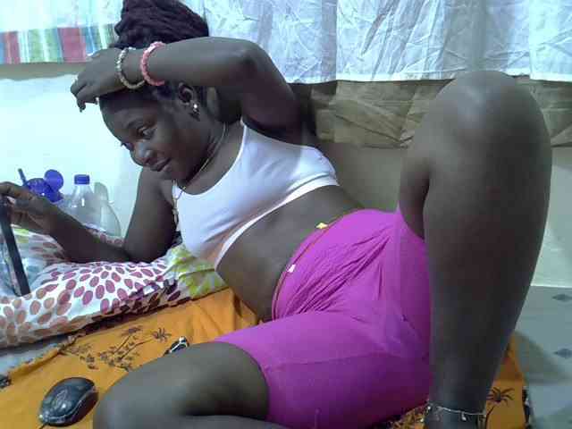 Prettylovie webcam