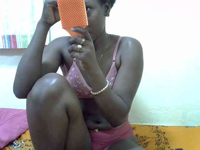 Model: Prettylovie