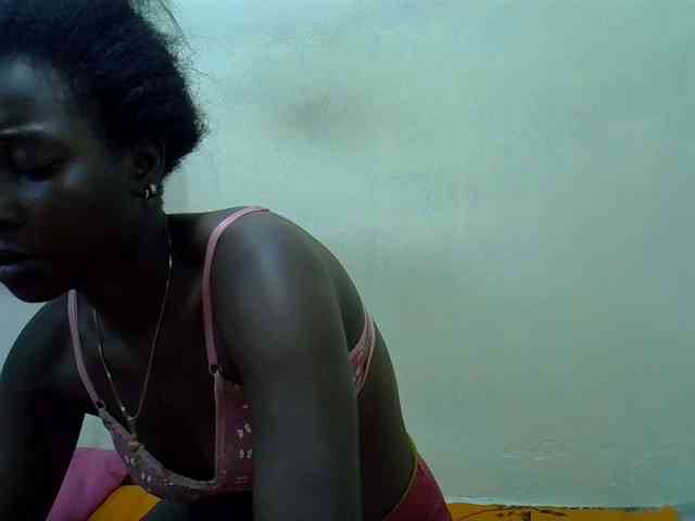 Prettylovie webcam