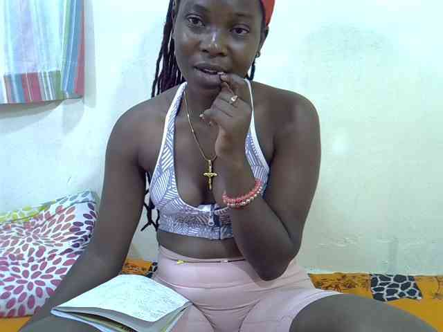 Prettylovie webcam