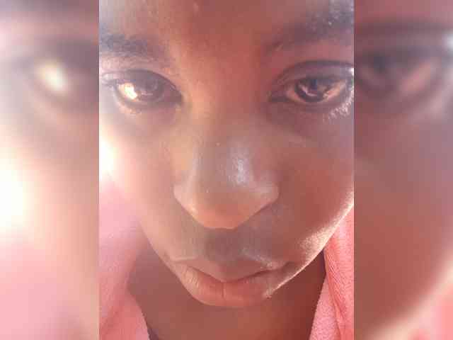 Brownkinky2 webcam