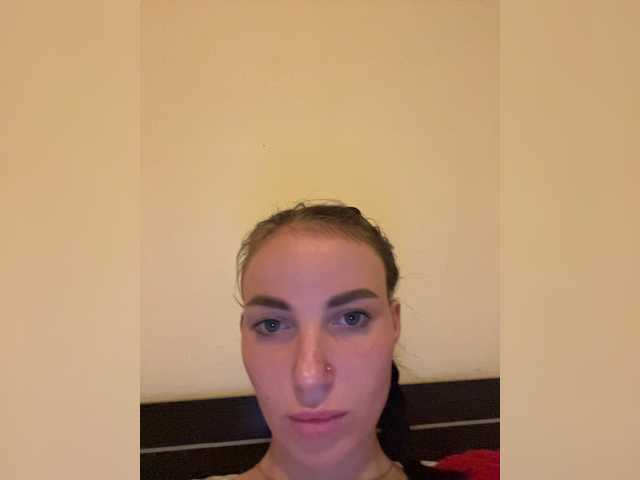 Manynya2 live cam on BongaCams