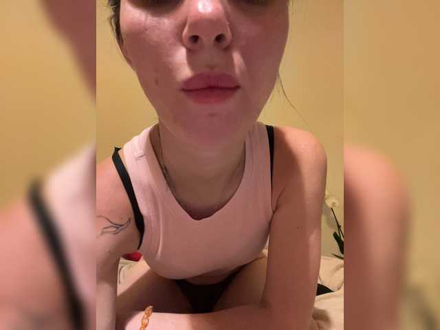 Manynya2 live cam on BongaCams
