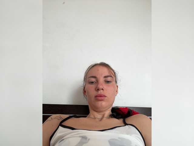 Manynya2 live cam on BongaCams