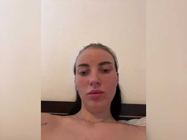 Manynya2 live cam on BongaCams
