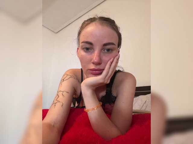 Manynya2 live cam on BongaCams