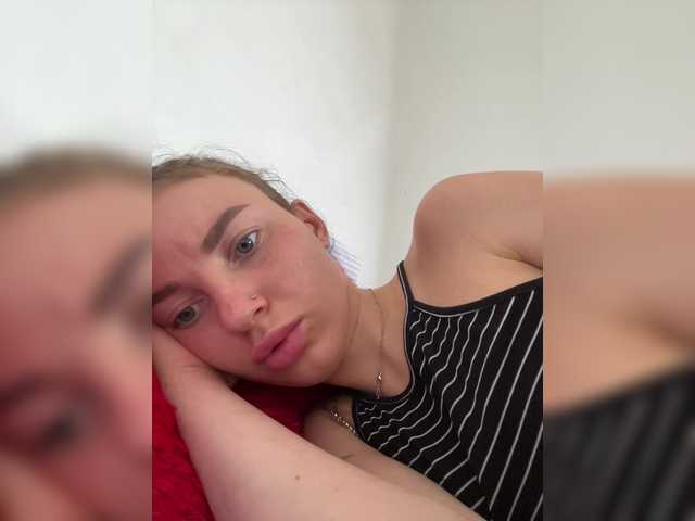 Manynya2 live cam on BongaCams