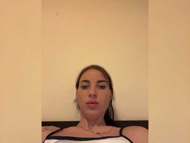 Manynya2 live cam on BongaCams