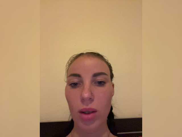 Manynya2 live cam on BongaCams