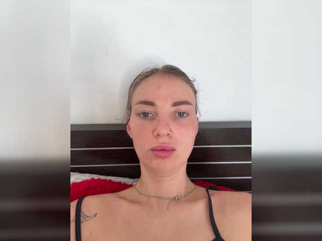 Manynya2 live cam on BongaCams