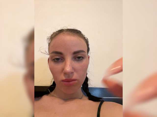 Manynya2 live cam on BongaCams