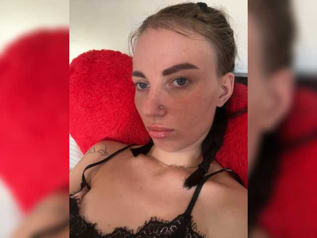 Manynya2 live cam on BongaCams