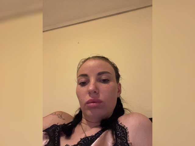 Manynya2 live cam on BongaCams