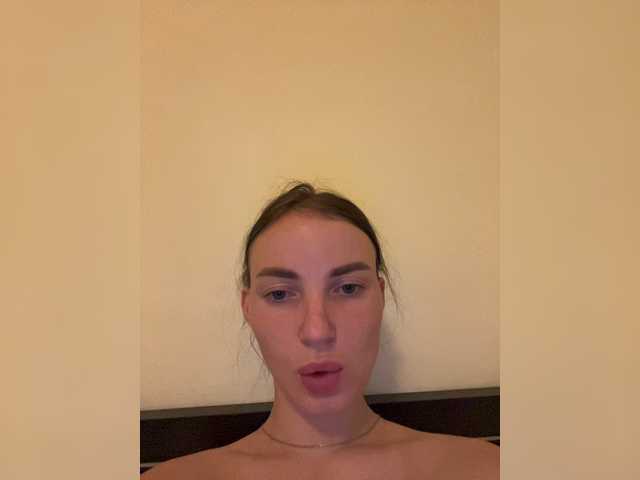 Manynya2 live cam on BongaCams