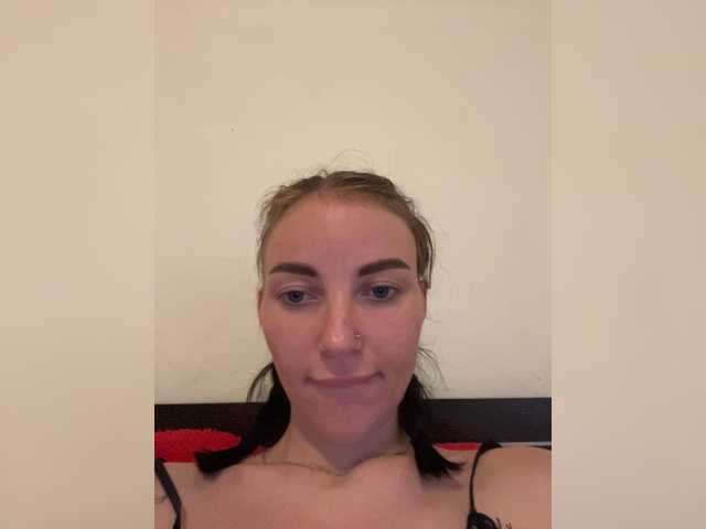 Manynya2 live cam on BongaCams
