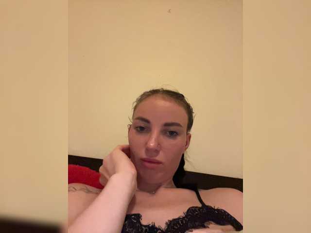 Manynya2 live cam on BongaCams
