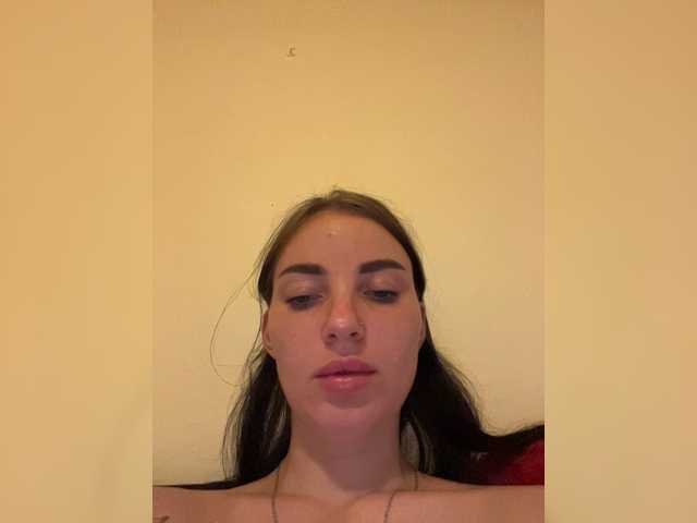 Manynya2 live cam on BongaCams