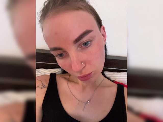 Manynya2 live cam on BongaCams