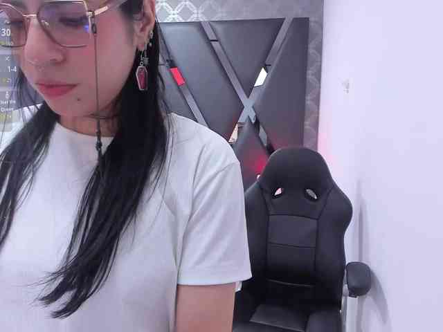 Lilithvondark's cam show statistics and live stream