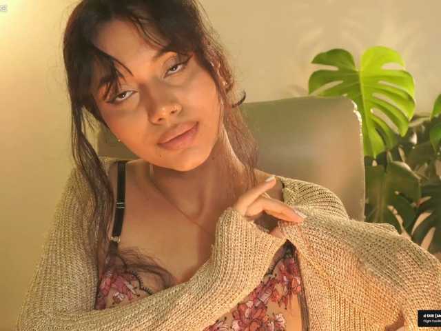 SeleneVaughan live cam on BongaCams