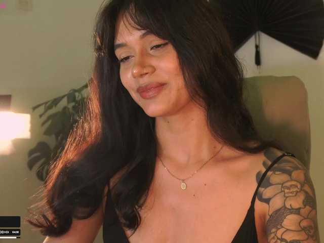 SeleneVaughan live cam on BongaCams