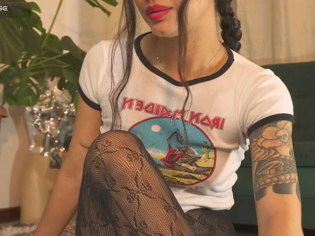 SeleneVaughan live cam on BongaCams