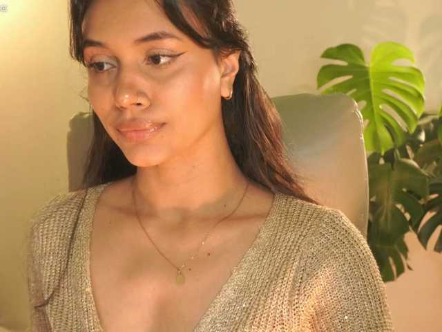 SeleneVaughan live cam on BongaCams