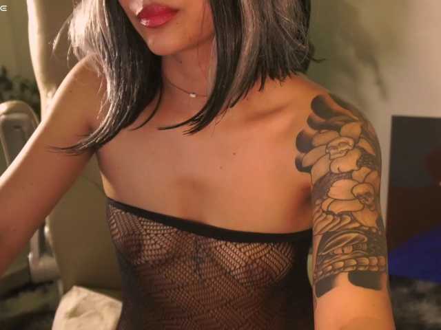 SeleneVaughan live cam on BongaCams