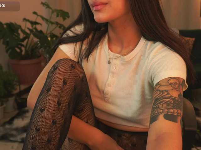 SeleneVaughan live cam on BongaCams