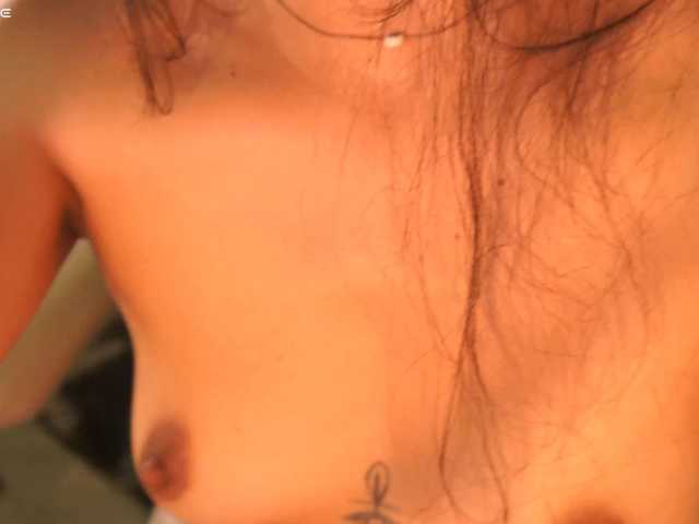 SeleneVaughan live cam on BongaCams