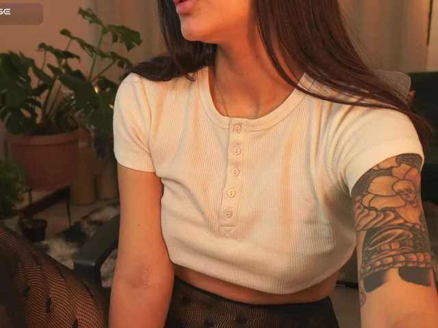 SeleneVaughan live cam on BongaCams