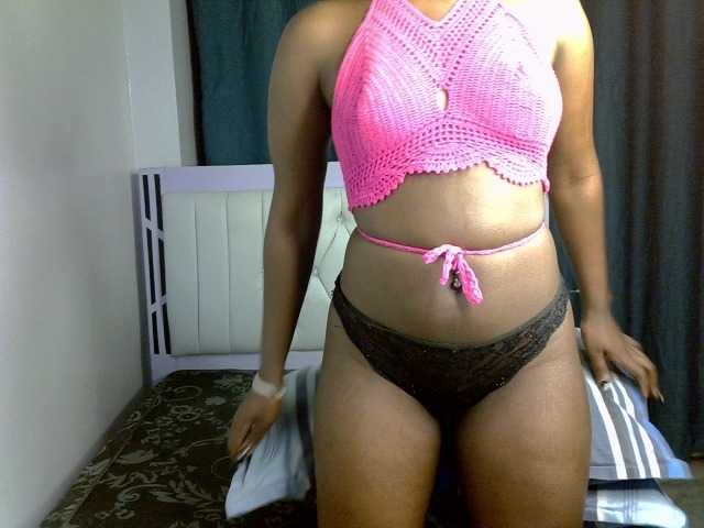 Prettyluxe live cam on BongaCams