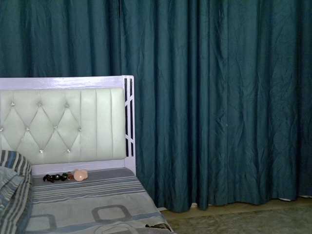 Prettyluxe live cam on BongaCams