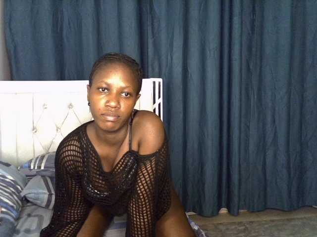 Prettyluxe live cam on BongaCams