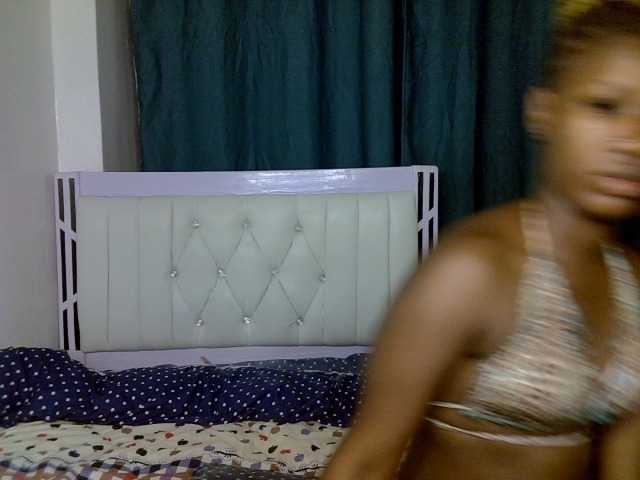 Prettyluxe live cam on BongaCams