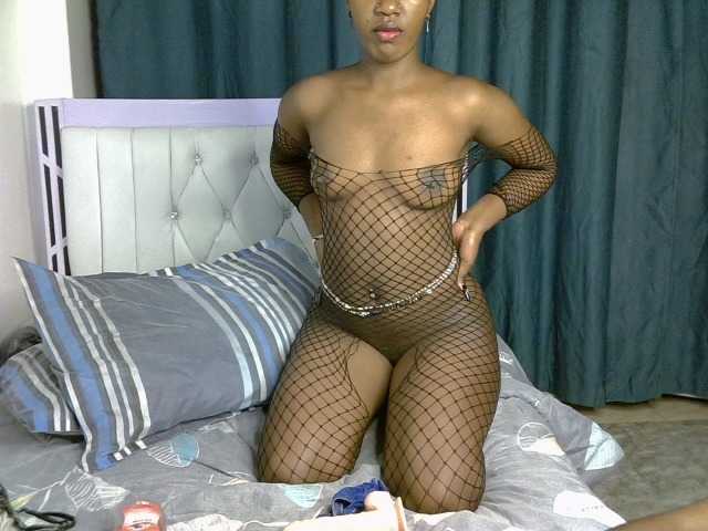 Prettyluxe live cam on BongaCams