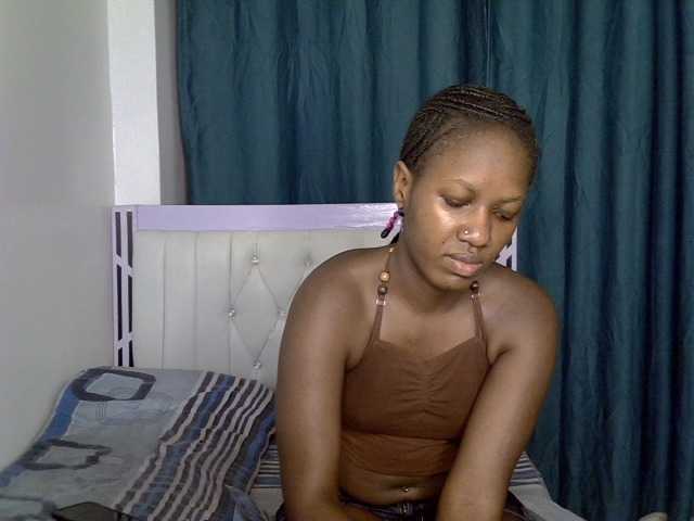 Prettyluxe live cam on BongaCams