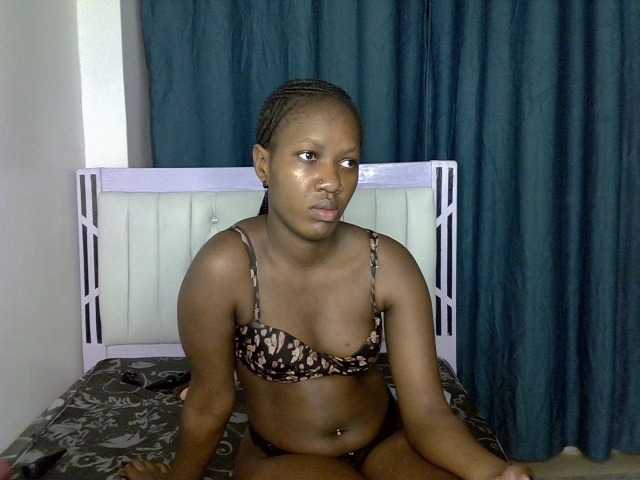 Prettyluxe live cam on BongaCams