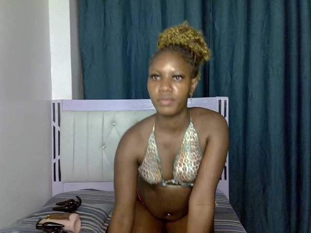 Prettyluxe live cam on UnifiedCams