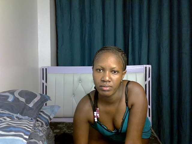 Prettyluxe live cam on BongaCams