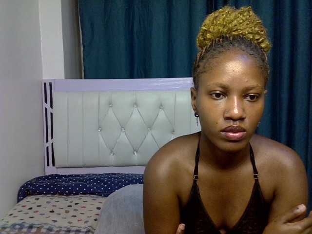 Prettyluxe live cam on BongaCams