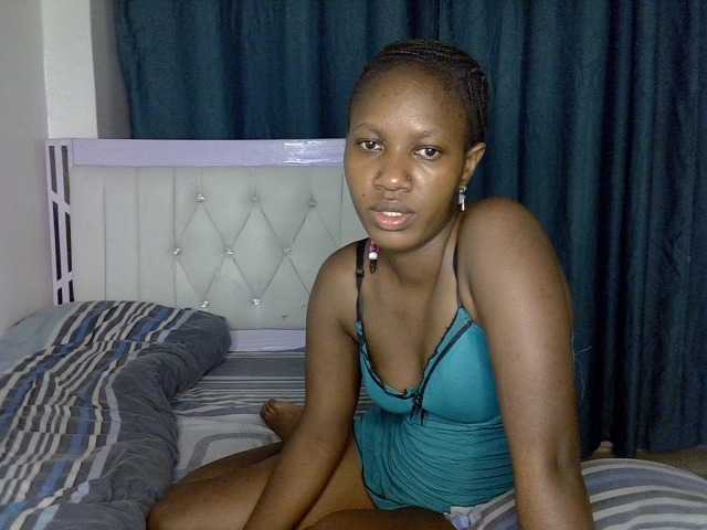 Prettyluxe live cam on BongaCams