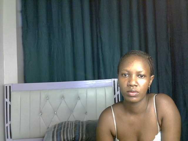 Prettyluxe live cam on BongaCams