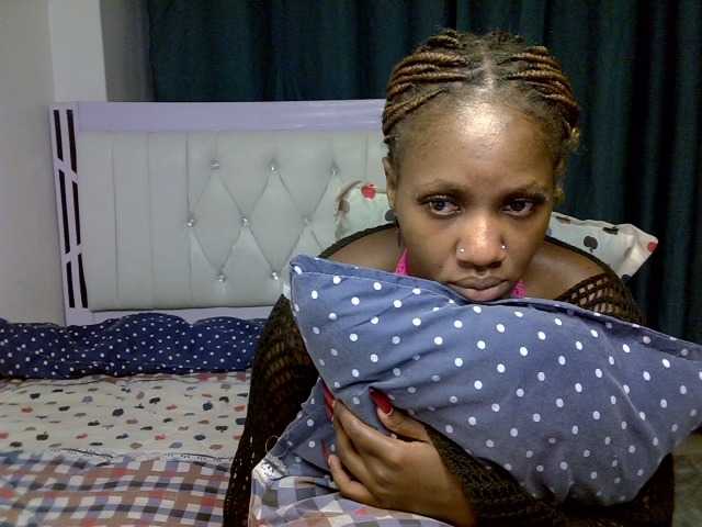 Prettyluxe live cam on BongaCams