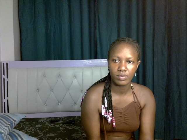 Prettyluxe live cam on BongaCams