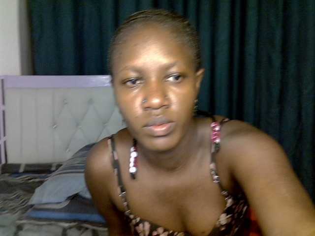 Prettyluxe live cam on BongaCams