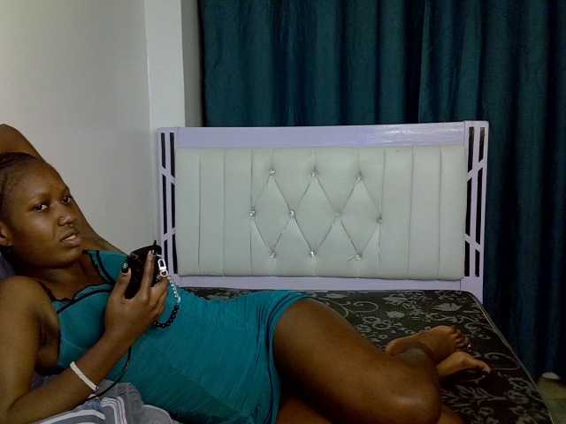Prettyluxe live cam on BongaCams